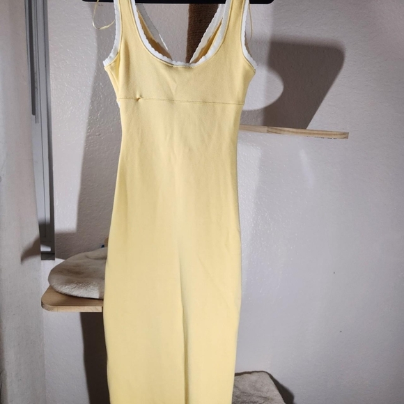 Zara Women's Yellow Dress - Picture 2 of 4